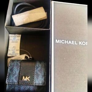 Michael kors airpod holder